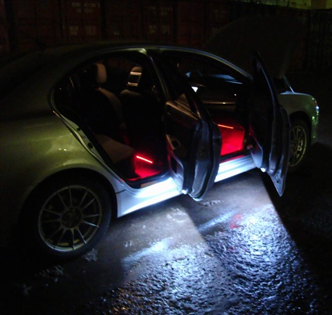 подсветка дверей автомобиля