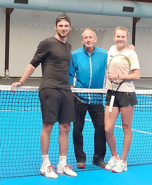 Әйелдерге арналған кең көйлегі Диснейдің секс суреттері