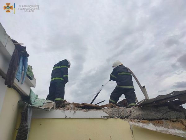 Николаев облысындағы жалаңаш қыздар, Баштанка, Украина Николаев облысындағы жалаңаш қыздар, Баштанка, Украина